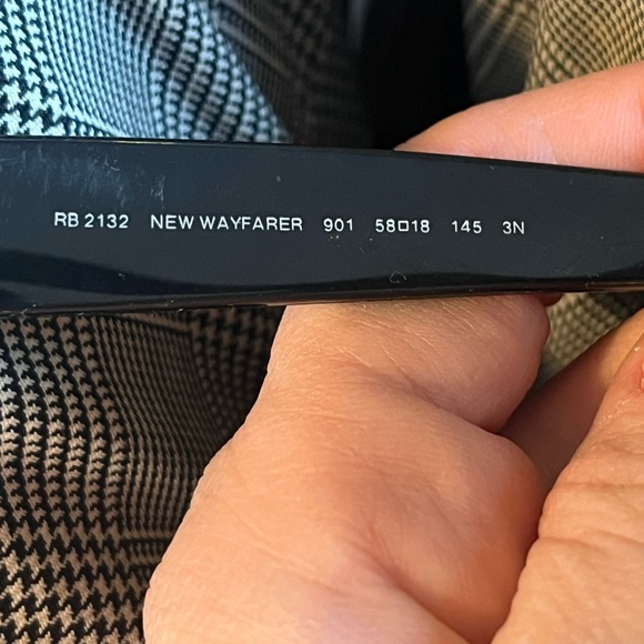Iconic Ray Ban New Wayfarer RB2132 901/58 58-18 Sunglassess - Picture 4 of 4